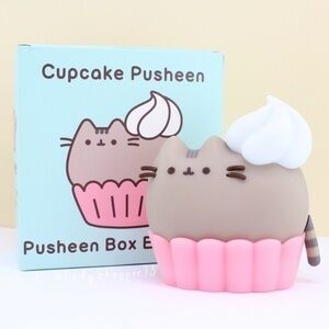 Cupcake Pusheen in package subscription box exclusive item Pusheen the Cat